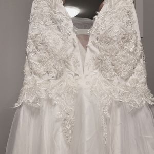 Brand New Never Worn wedding/ prom dress